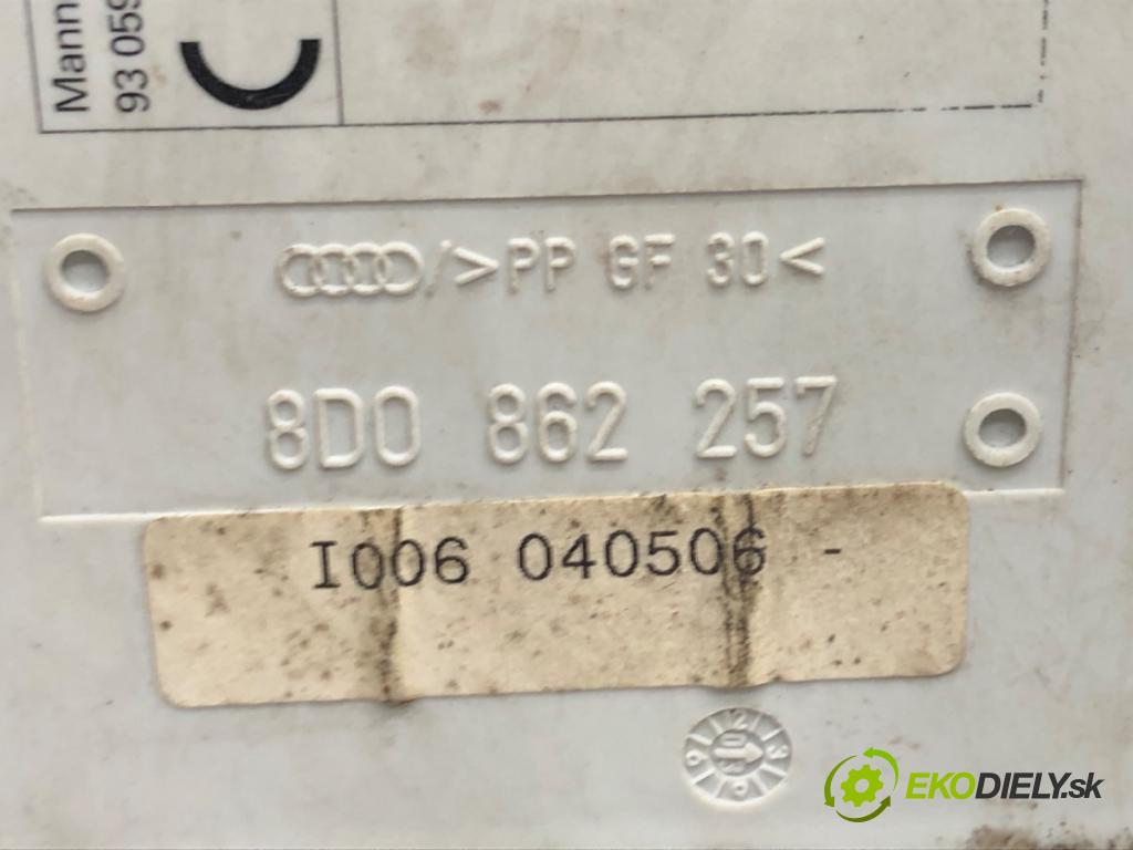 AUDI A3 (8L1) 1996 - 2006    1.9 TDI 96 kW [130 KM] olej napędowy 2000 - 2003  pumpa centrálneho zámku 8D0862257 (Riadiace jednotky centrálneho zámku)