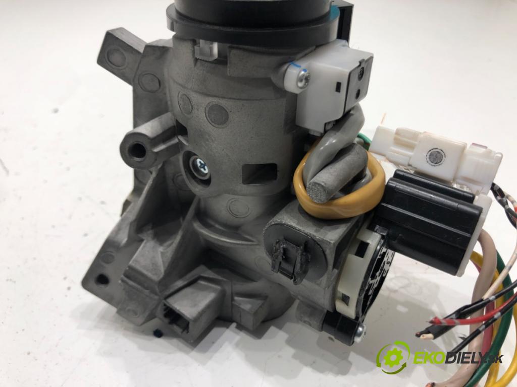 MITSUBISHI MIRAGE / SPACE STAR VI liftback (A0_A) 2012 - 2022    1.0 (A05A) 52 kW [71 KM] benzyna 2012 - 2022  spinačka SL-M15 (Spínacie skrinky a kľúče)