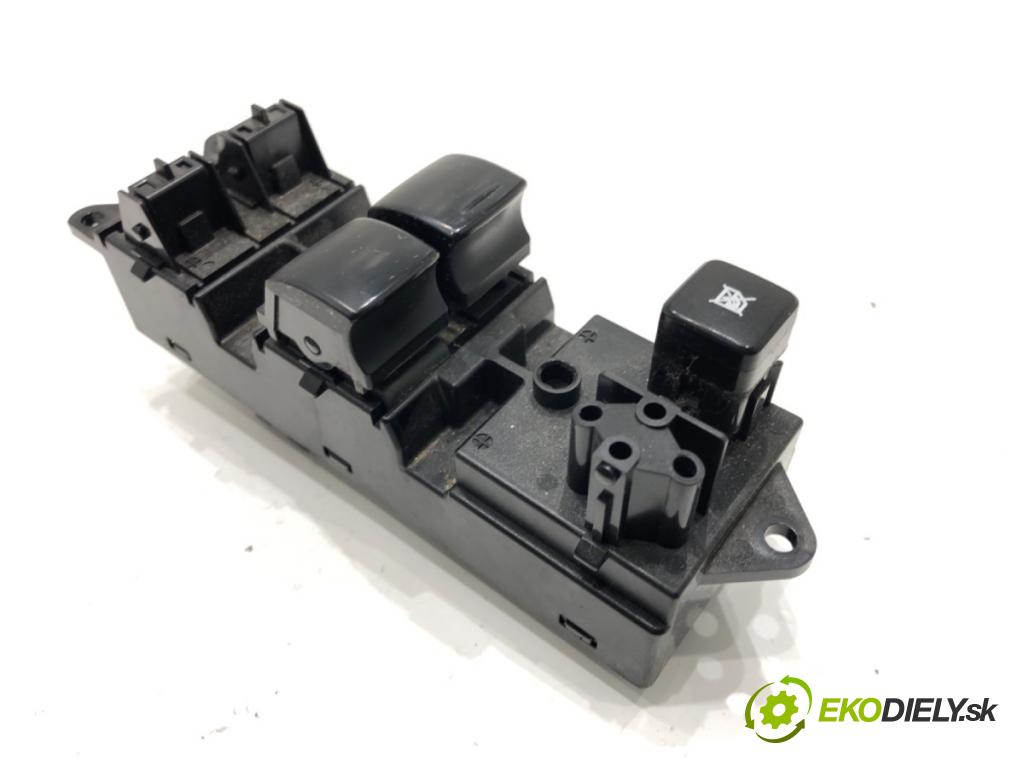 MITSUBISHI MIRAGE / SPACE STAR liftback 2013 52 kW 1.0 (A05A) 999 Prepínač okien 8608A241 (Prepínacie páčky pod volantom)