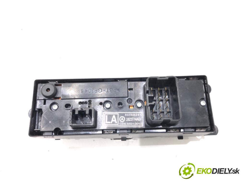 MITSUBISHI MIRAGE / SPACE STAR liftback 2013 52 kW 1.0 (A05A) 999 Prepínač okien 8608A241 (Prepínacie páčky pod volantom)