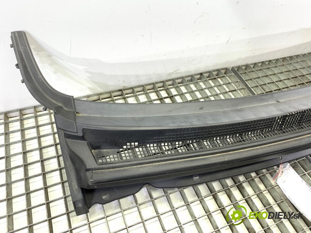 MITSUBISHI MIRAGE / SPACE STAR VI liftback (A0_A) 2012 - 2022    1.0 (A05A) 52 kW [71 KM] benzyna 2012 - 2022  Torpédo, plast pod čelné okno 7405A501 (Torpéda)