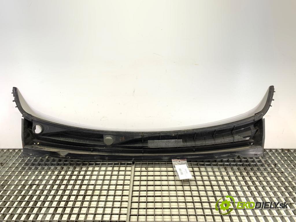 MITSUBISHI MIRAGE / SPACE STAR VI liftback (A0_A) 2012 - 2022    1.0 (A05A) 52 kW [71 KM] benzyna 2012 - 2022  Torpédo, plast pod čelné okno 7405A501 (Torpéda)