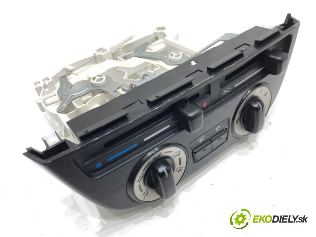 MITSUBISHI MIRAGE / SPACE STAR VI liftback (A0_A) 2012 - 2022    1.0 (A05A) 52 kW [71 KM] benzyna 2012 - 2022  Panel ovládania kúrenia 7820A437 (Prepínače, spínače, tlačidlá a ovládače kúrenia)