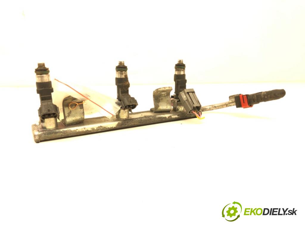 MITSUBISHI MIRAGE / SPACE STAR VI liftback (A0_A) 2012 - 2022    1.0 (A05A) 52 kW [71 KM] benzyna 2012 - 2022  Lišta vstrekovacia 1465A331 (Vstrekovacie lišty)