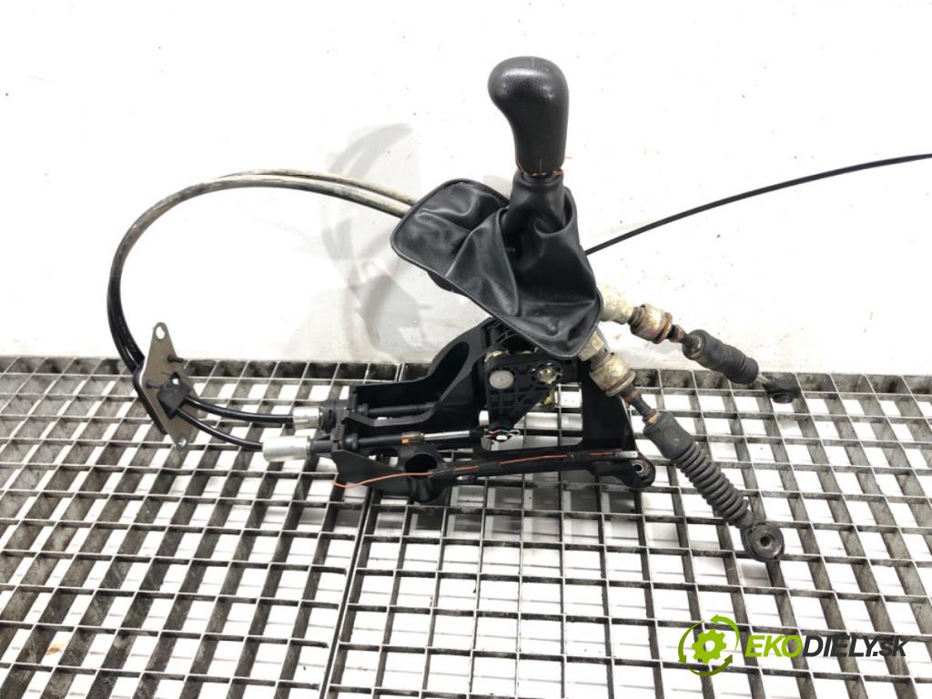 MITSUBISHI MIRAGE / SPACE STAR VI liftback (A0_A) 2012 - 2022    1.0 (A05A) 52 kW [71 KM] benzyna 2012 - 2022  Kulisa  (Rýchlostná páka (kulisa))