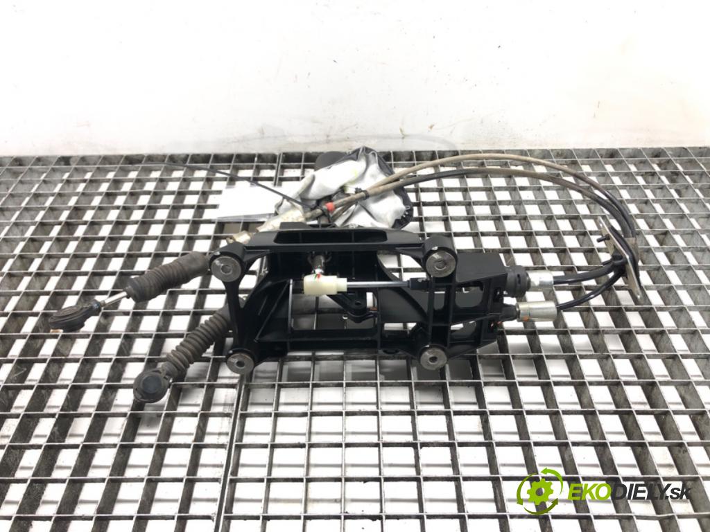 MITSUBISHI MIRAGE / SPACE STAR VI liftback (A0_A) 2012 - 2022    1.0 (A05A) 52 kW [71 KM] benzyna 2012 - 2022  Kulisa  (Rýchlostná páka (kulisa))