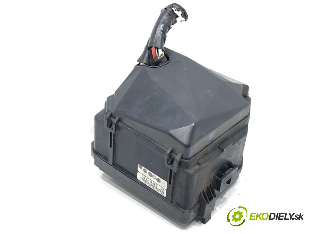 HONDA CIVIC VIII Hatchback (FN, FK) 2005 - 2022    1.8 (FN1, FK2) 103 kW [140 KM] benzyna 2005 - 2022  skříňka poistková  (Pojistkové skříňky)