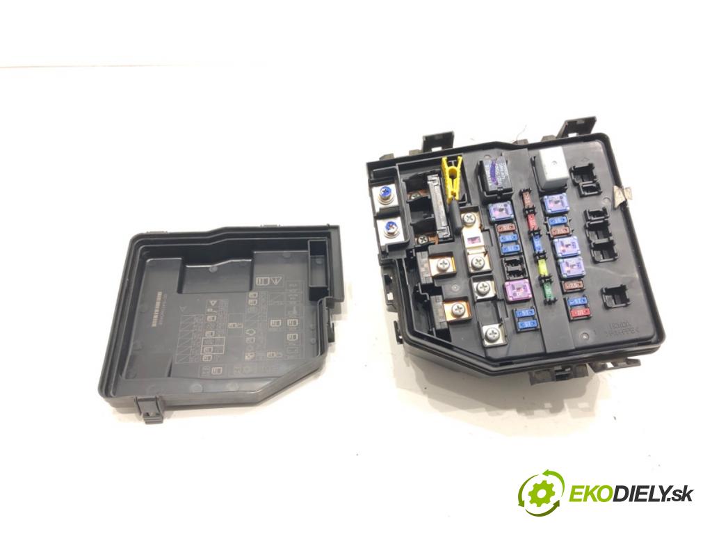 HONDA CIVIC VIII Hatchback (FN, FK) 2005 - 2022    1.8 (FN1, FK2) 103 kW [140 KM] benzyna 2005 - 2022  skříňka poistková  (Pojistkové skříňky)