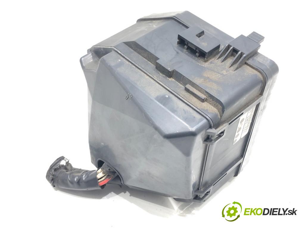 HONDA CIVIC VIII Hatchback (FN, FK) 2005 - 2022    1.8 (FN1, FK2) 103 kW [140 KM] benzyna 2005 - 2022  skříňka poistková  (Pojistkové skříňky)