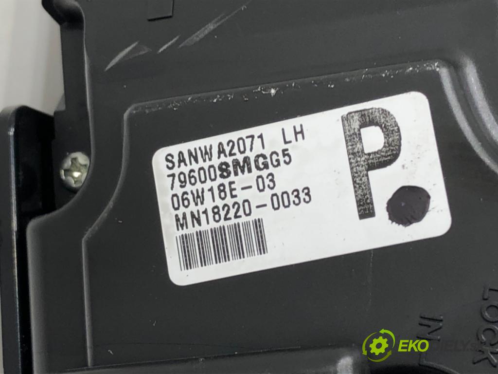 HONDA CIVIC VIII Hatchback (FN, FK) 2005 - 2022    1.8 (FN1, FK2) 103 kW [140 KM] benzyna 2005 - 2022  Panel ovládania kúrenia 79600SMGG5 (Prepínače, spínače, tlačidlá a ovládače kúrenia)