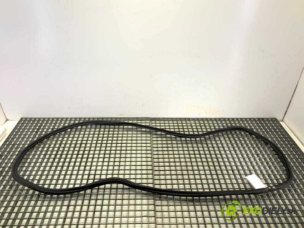 VW TIGUAN SUV 2019 140 kW 2.0 TSI 4motion 1984 těsnění dveří kufra 