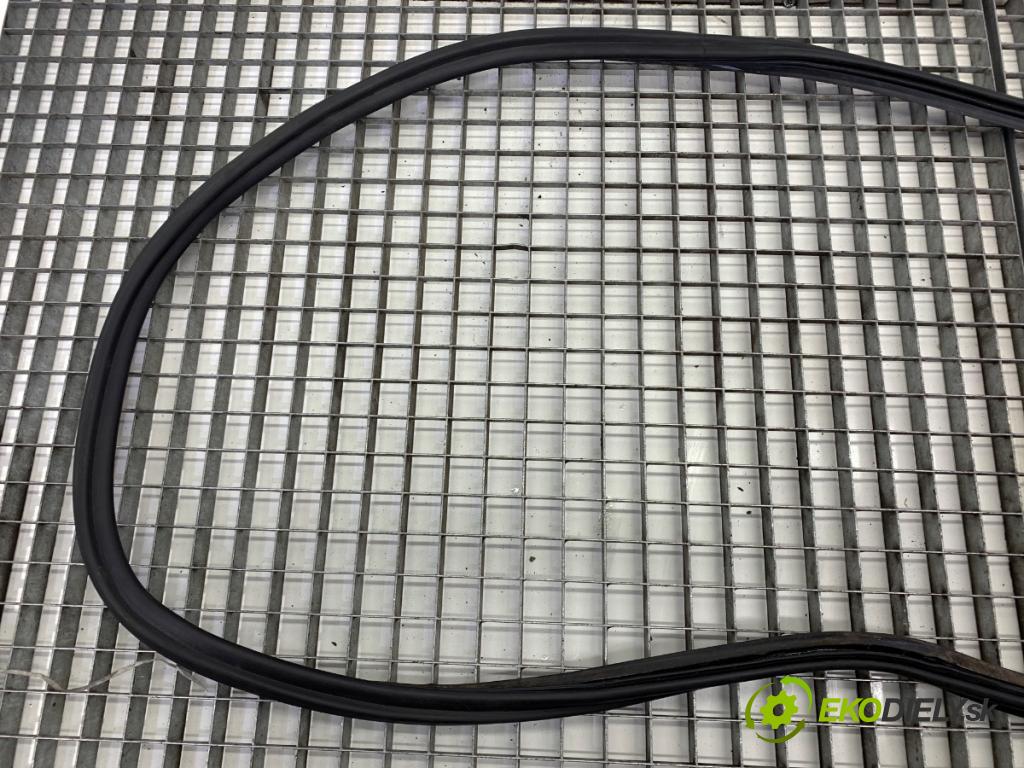 VW TIGUAN SUV 2019 140 kW 2.0 TSI 4motion 1984 těsnění dveří kufra