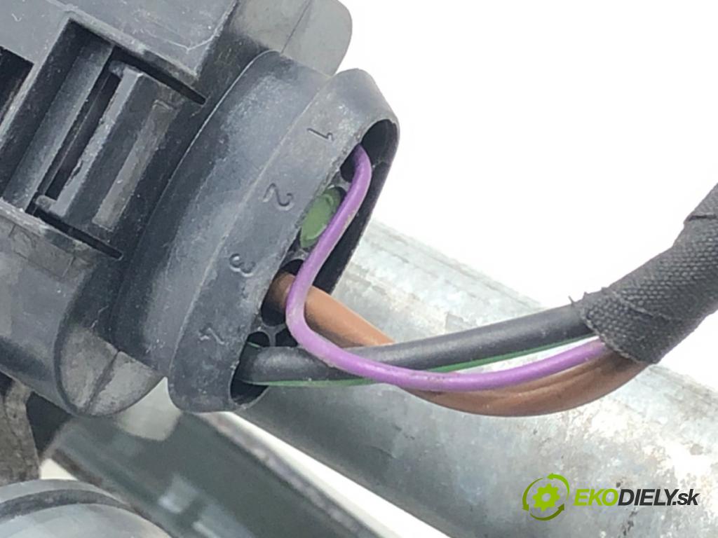 SKODA OCTAVIA III Combi (5E5, 5E6) 2012 - 2022    1.6 TDI 85 kW [115 KM] olej napędowy 2017 - 2022  Mechanizmus stieračov predný 5E1955023B (Motorčeky stieračov predné)