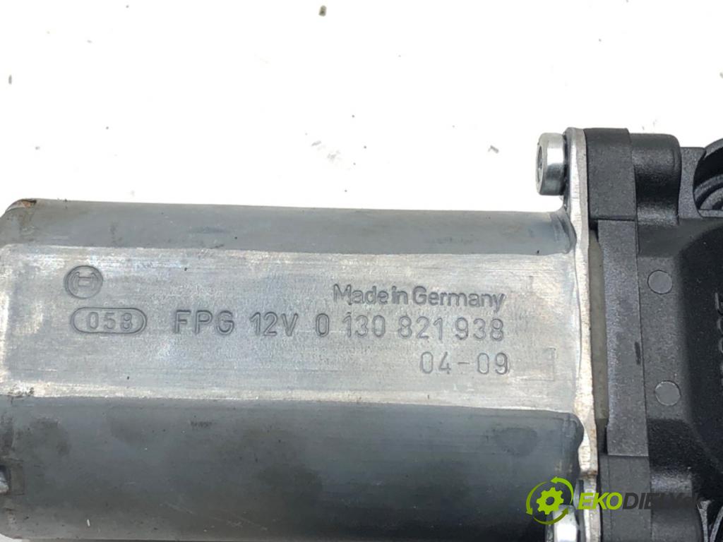 FORD FIESTA V (JH_, JD_) 2001 - 2014    1.3 51 kW [69 KM] benzyna 2001 - 2008  mechanismus okna levý přední část 0130821938