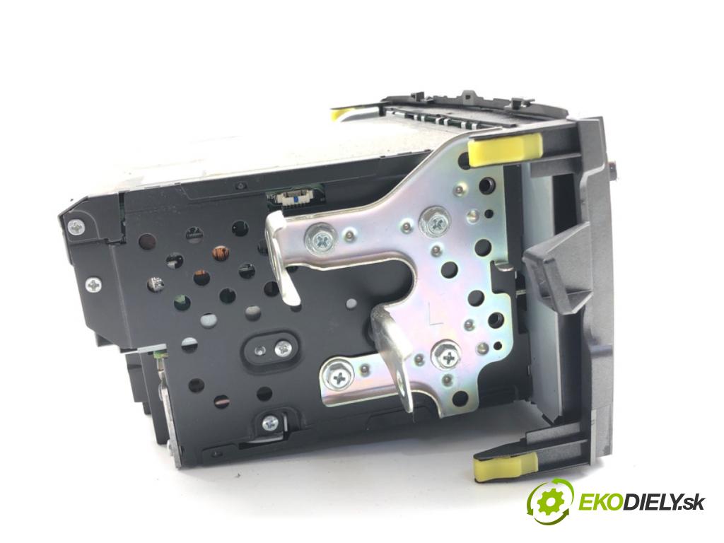 TOYOTA AURIS (_E15_) 2006 - 2012    1.4 D-4D (NDE150_) 66 kW [90 KM] olej napędowy 2007 - 2012  RADIO 86120-02570 (Audio zariadenia)