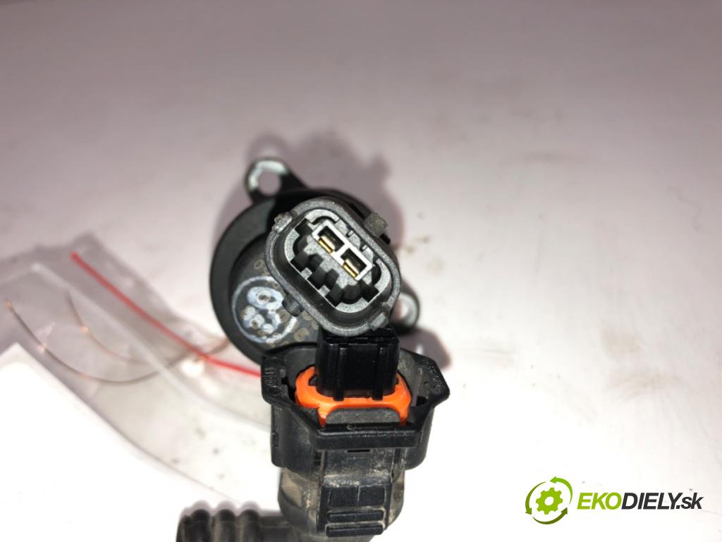 TOYOTA AURIS (_E15_) 2006 - 2012    1.4 D-4D (NDE150_) 66 kW [90 KM] olej napędowy 2007 - 2012  Regulátor tlaku paliva 0928400606 (Ostatné)