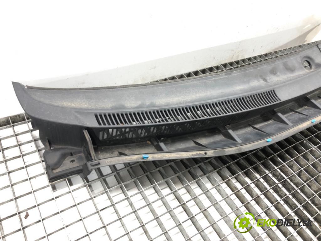 TOYOTA AURIS (_E15_) 2006 - 2012    1.4 D-4D (NDE150_) 66 kW [90 KM] olej napędowy 2007 - 2012  Torpédo, plast pod čelné okno 55783-02050 (Torpéda)