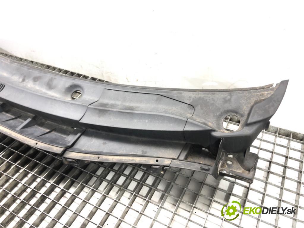 TOYOTA AURIS (_E15_) 2006 - 2012    1.4 D-4D (NDE150_) 66 kW [90 KM] olej napędowy 2007 - 2012  Torpédo, plast pod čelné okno 55783-02050 (Torpéda)