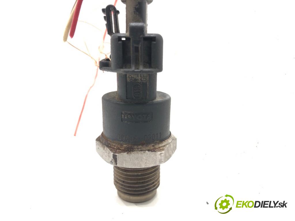 TOYOTA AURIS (_E15_) 2006 - 2012    1.4 D-4D (NDE150_) 66 kW [90 KM] olej napędowy 2007 - 2012  Snímač tlaku paliva 0281002871 (Snímače)