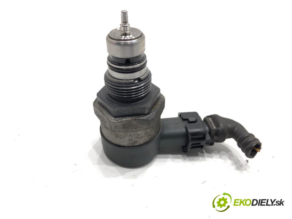 TOYOTA AURIS (_E15_) 2006 - 2012    1.4 D-4D (NDE150_) 66 kW [90 KM] olej napędowy 2007 - 2012  Snímač tlaku paliva 23280-33010 (Snímače)