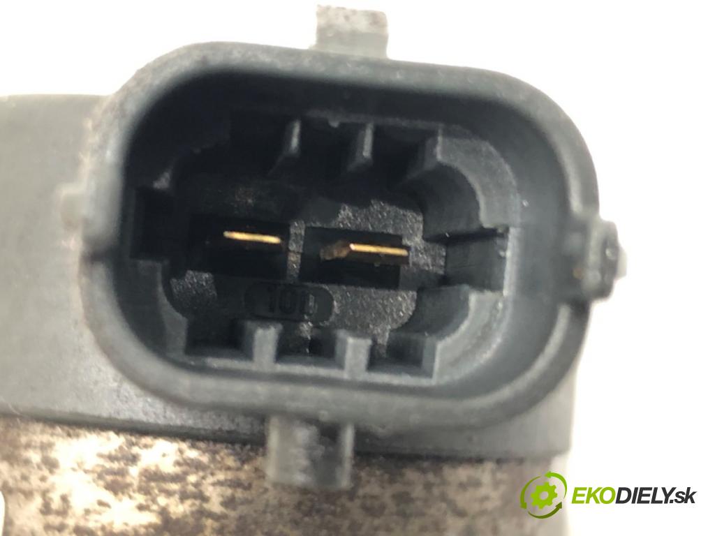 TOYOTA AURIS (_E15_) 2006 - 2012    1.4 D-4D (NDE150_) 66 kW [90 KM] olej napędowy 2007 - 2012  Snímač tlaku paliva 23280-33010 (Snímače)