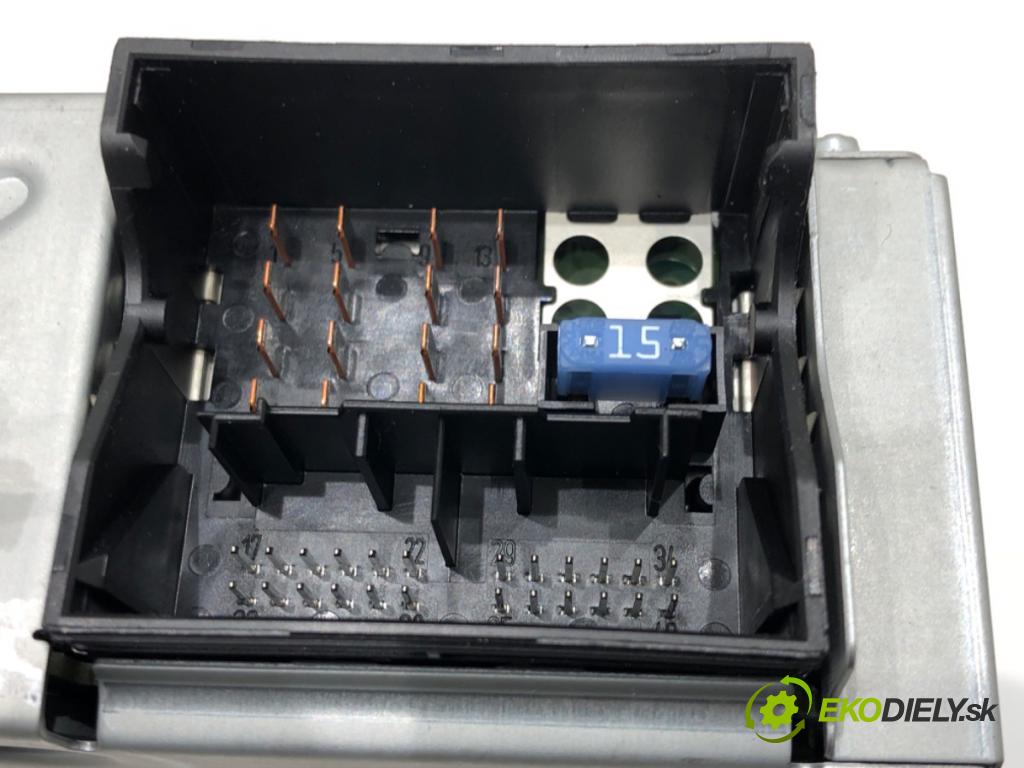 PEUGEOT 807 (EB_) 2002 - 2022    2.0 HDI 100 kW [136 KM] olej napędowy 2006 - 2022  RADIO 96775475XT (Audio zariadenia)