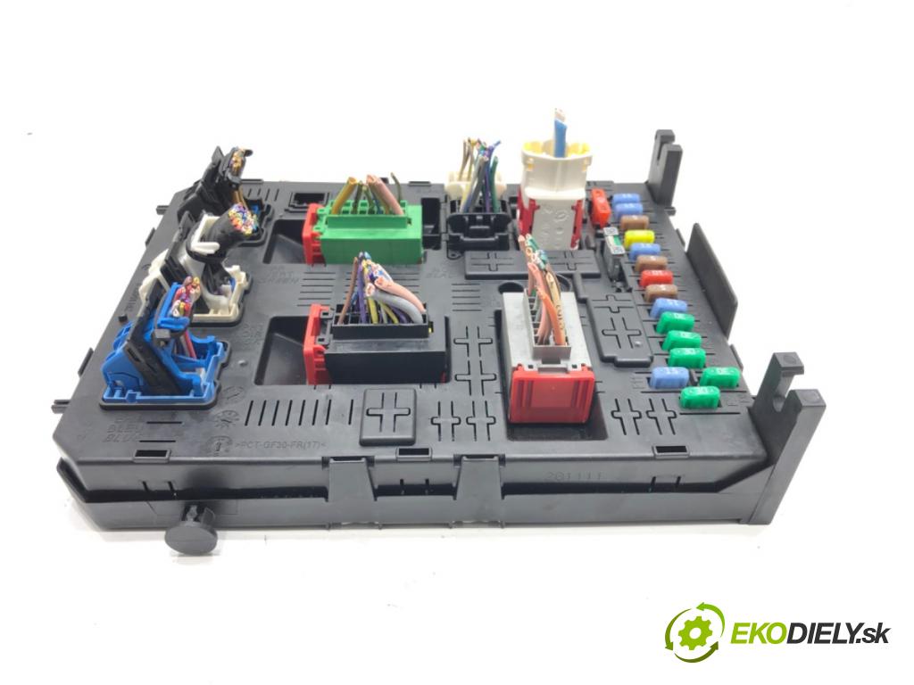 PEUGEOT 807 (EB_) 2002 - 2022    2.0 HDI 100 kW [136 KM] olej napędowy 2006 - 2022  modul BSI 28119759-5 (Pojistkové skříňky)