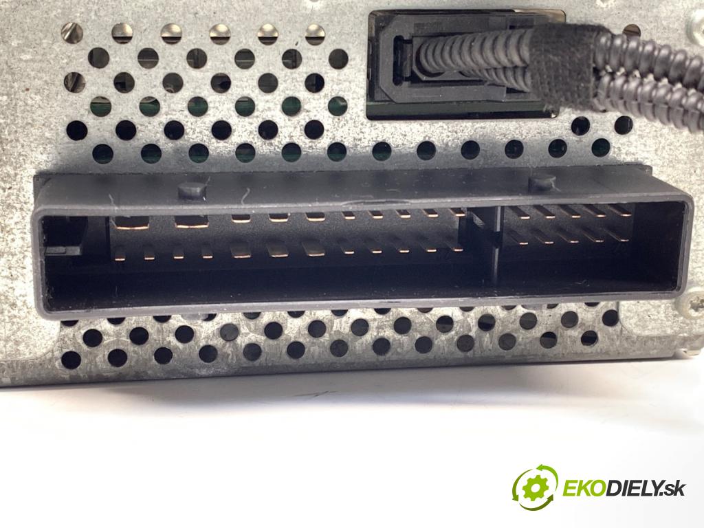 AUDI A6 C6 (4F2) 2004 - 2011    2.4 130 kW [177 KM] benzyna 2004 - 2008  Zosilňovač 4F0910223B (Zosilňovače)