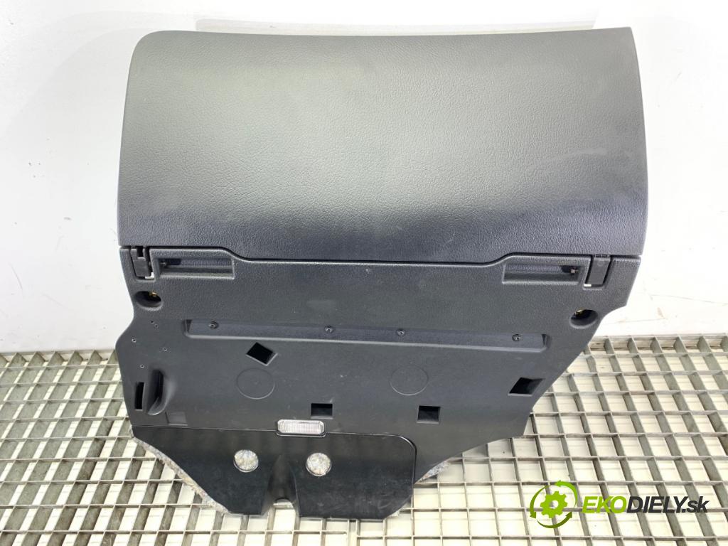 AUDI A6 C6 (4F2) 2004 - 2011    2.4 130 kW [177 KM] benzyna 2004 - 2008  Priehradka, kastlík spolujazdca  (Priehradka, kastlík)