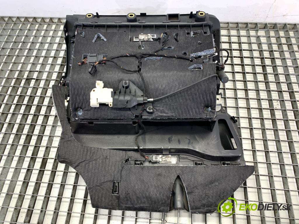 AUDI A6 C6 (4F2) 2004 - 2011    2.4 130 kW [177 KM] benzyna 2004 - 2008  Priehradka, kastlík spolujazdca  (Priehradka, kastlík)