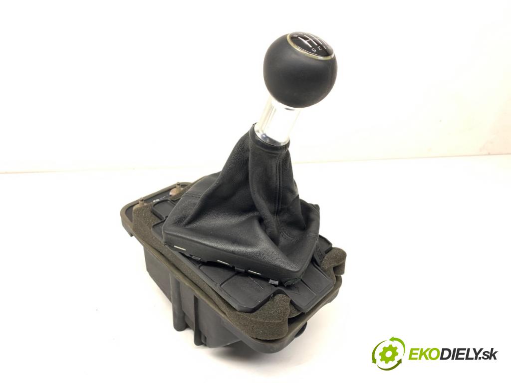 AUDI A6 C6 (4F2) 2004 - 2011    2.4 130 kW [177 KM] benzyna 2004 - 2008  Kulisa 8E0711290 (Rýchlostná páka / kulisa)