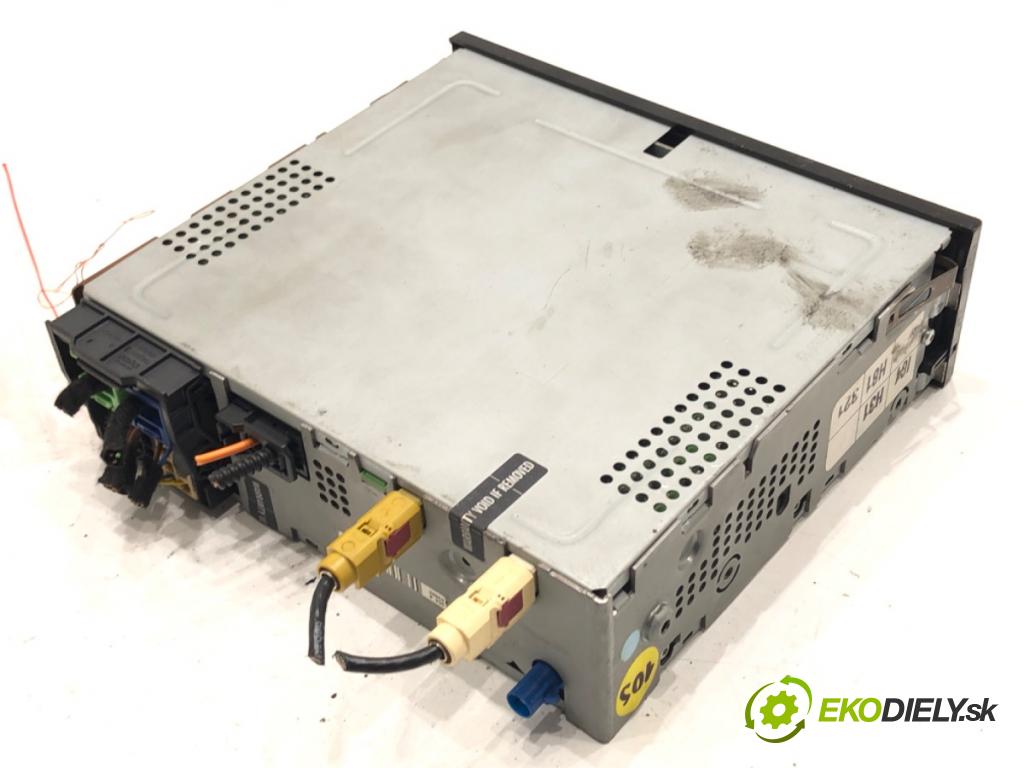 AUDI A6 C6 (4F2) 2004 - 2011    2.4 130 kW [177 KM] benzyna 2004 - 2008  čítač navigácie 4F0910729F (Ostatné)