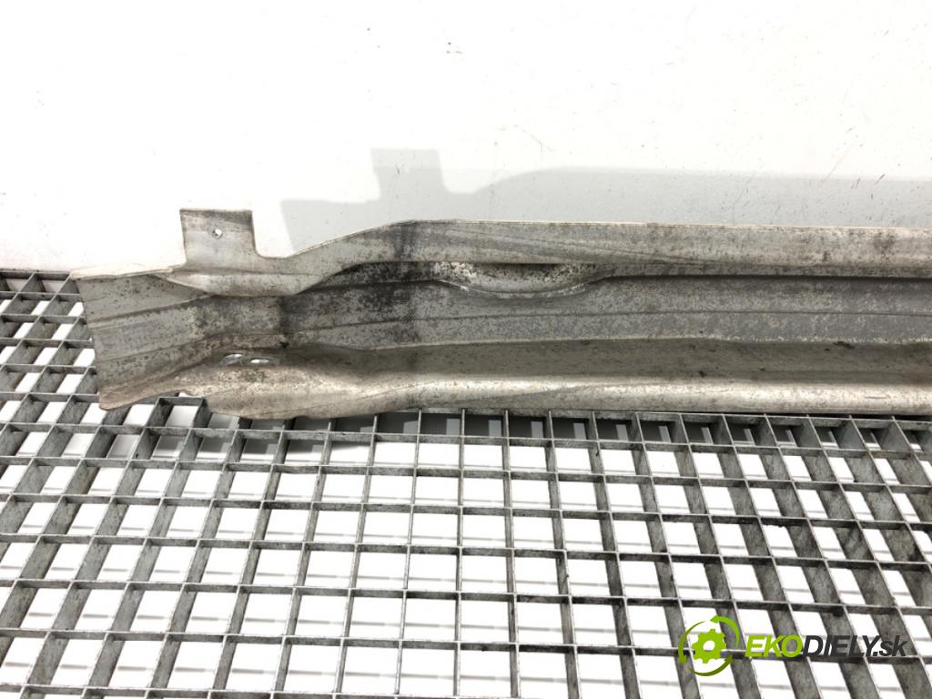 AUDI A6 C6 (4F2) 2004 - 2011    2.4 130 kW [177 KM] benzyna 2004 - 2008  výztuha nárazníka přední část  (Výztuhy přední)