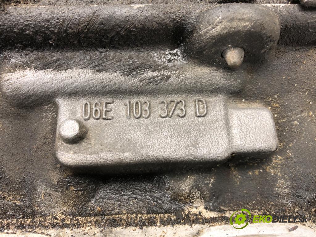 AUDI A6 C6 (4F2) 2004 - 2011    2.4 130 kW [177 KM] benzyna 2004 - 2008  Hlava valcov pravy 06E103373D