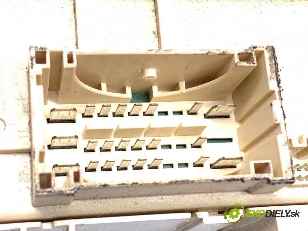 KIA CEED Sportswagon (JD) 2012 - 2018    1.6 CRDi 110 81 kW [110 KM] olej napędowy 2013 - 2018  skříňka poistková 91950-A2030 (Pojistkové skříňky)