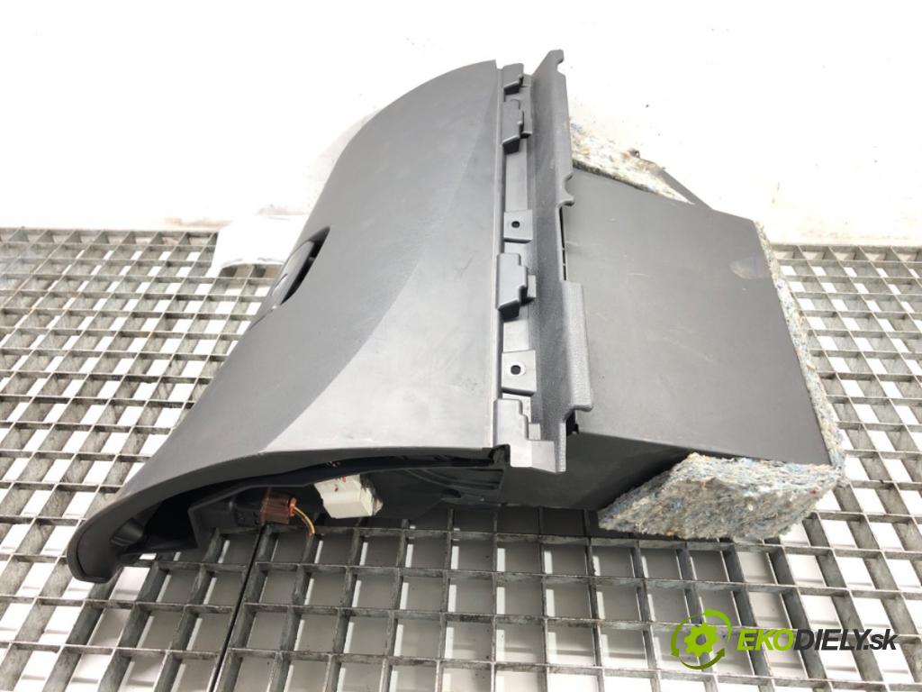 PEUGEOT 207 (WA_, WC_) 2006 - 2015    1.4 16V 65 kW [88 KM] benzyna 2006 - 2013  Priehradka, kastlík spolujazdca  (Priehradky, kastlíky)