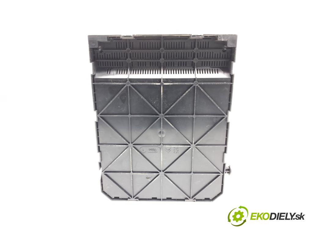 PEUGEOT 207 (WA_, WC_) 2006 - 2015    1.4 16V 65 kW [88 KM] benzyna 2006 - 2013  modul BSI 9659285380 (Pojistkové skříňky)