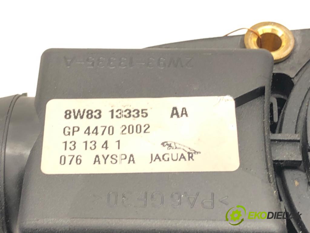 JAGUAR XF I (X250) 2008 - 2015    3.0 250 kW [340 KM] benzyna 2012 - 2015  Prepínač kombinovaný 8W8313335AA (Prepínače, spínače, tlačidlá a ovládače kúrenia)