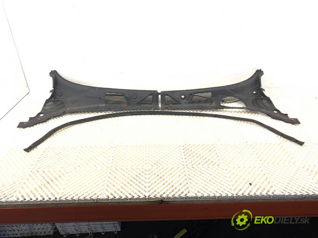 JAGUAR XF I (X250) 2008 - 2015    3.0 250 kW [340 KM] benzyna 2012 - 2015  Torpédo, plast pod čelné okno  (Torpéda)