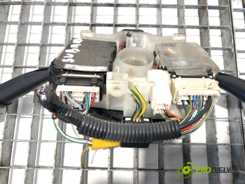 SUBARU FORESTER (SF_) 1997 - 2002    2.0 S Turbo AWD (SF5) 125 kW [170 KM] benzyna 1998 - 2001  Prepínač kombinovaný 83111FC42 (Prepínače, spínače, tlačidlá a ovládače kúrenia)