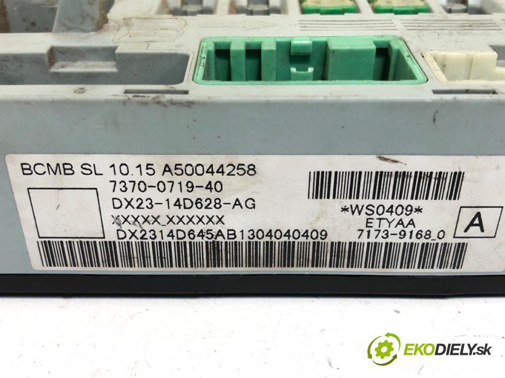 JAGUAR XF I (X250) 2008 - 2015    3.0 250 kW [340 KM] benzyna 2012 - 2015  Skrinka poistková DX23-14D628-AG (Poistková skrinka)