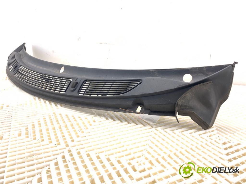 SKODA FABIA II (542) 2006 - 2014    1.2 51 kW [70 KM] benzyna 2007 - 2014  Torpédo, plast pod čelné okno 5J1819415D (Torpéda)