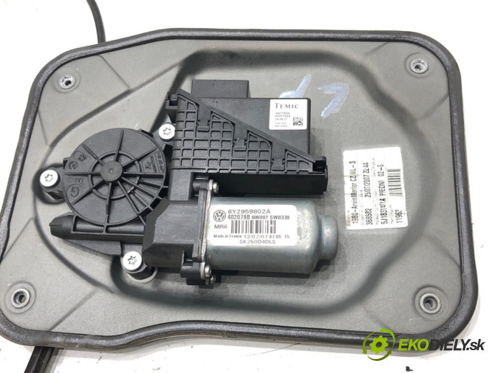 SKODA FABIA II (542) 2006 - 2014    1.2 51 kW [70 KM] benzyna 2007 - 2014  mechanismus okna levý přední část 6Y2959802A
