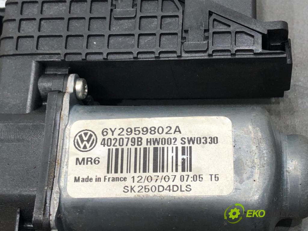 SKODA FABIA II (542) 2006 - 2014    1.2 51 kW [70 KM] benzyna 2007 - 2014  mechanismus okna levý přední část 6Y2959802A