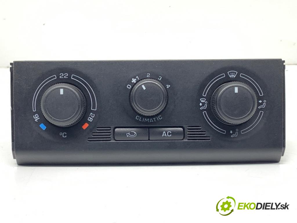 SKODA FABIA II (542) 2006 - 2014    1.2 51 kW [70 KM] benzyna 2007 - 2014  Panel ovládania kúrenia 5J0820045 (Prepínače, spínače, tlačidlá a ovládače kúrenia)