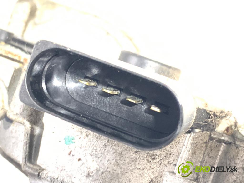 SKODA FABIA II (542) 2006 - 2014    1.2 51 kW [70 KM] benzyna 2007 - 2014  Mechanizmus stieračov predný 5J1955113A (Motorček stieračov predné)