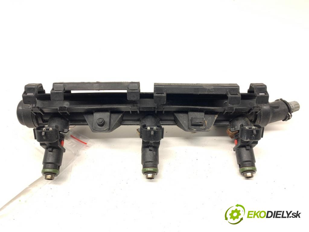 SKODA FABIA II (542) 2006 - 2014    1.2 51 kW [70 KM] benzyna 2007 - 2014  Lišta vstrekovacia 03E133320A (Vstrekovacia lišta)