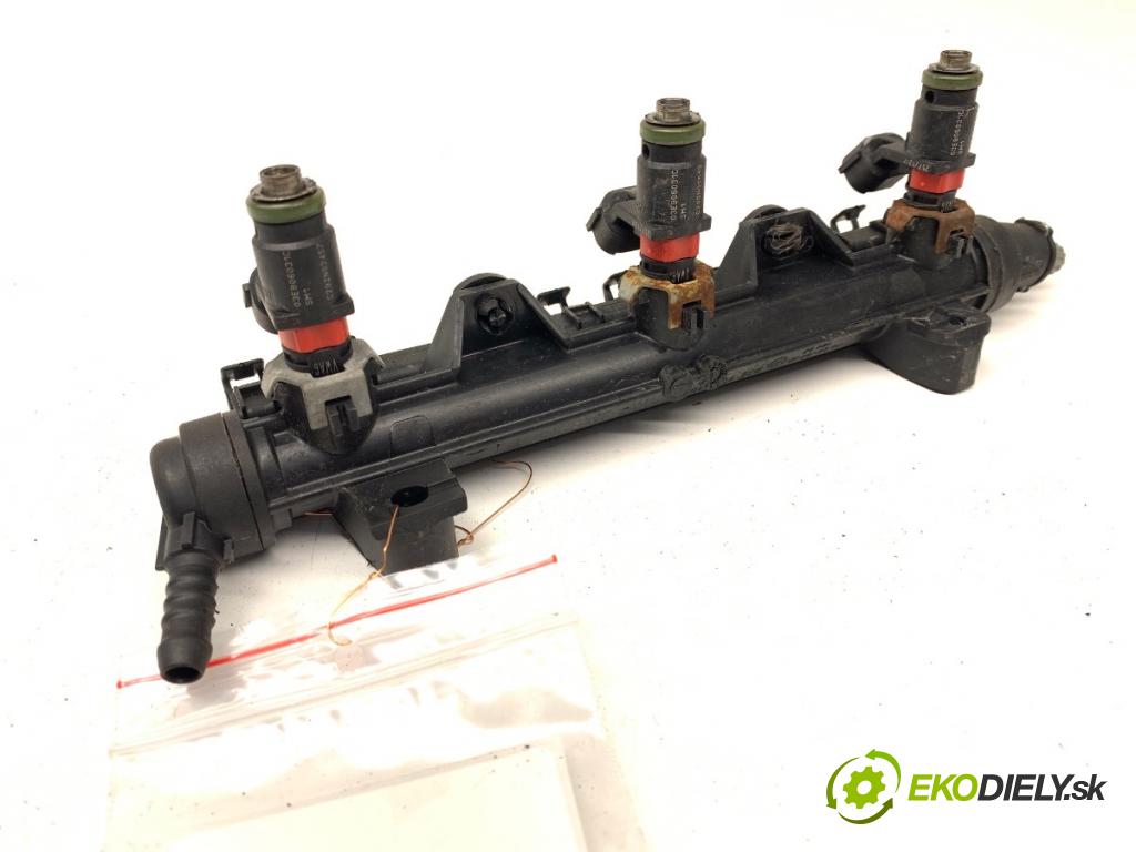 SKODA FABIA II (542) 2006 - 2014    1.2 51 kW [70 KM] benzyna 2007 - 2014  Lišta vstrekovacia 03E133320A (Vstrekovacia lišta)