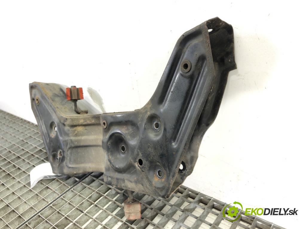 SKODA FABIA II (542) 2006 - 2014    1.2 51 kW [70 KM] benzyna 2007 - 2014  výztuha pod motor  (Výztuhy přední)