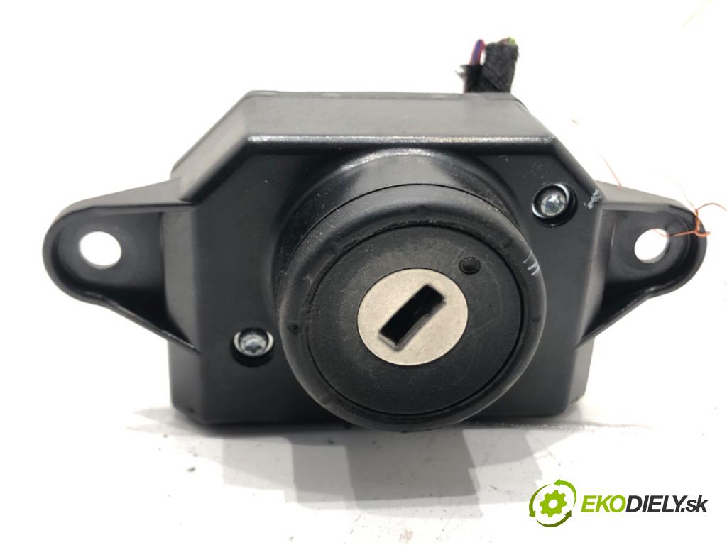 AUDI A6 C6 Avant (4F5) 2004 - 2011    2.0 TDI 103 kW [140 KM] olej napędowy 2005 - 2008  spinačka 4F0909131E (Spínacie skrinky a kľúče)